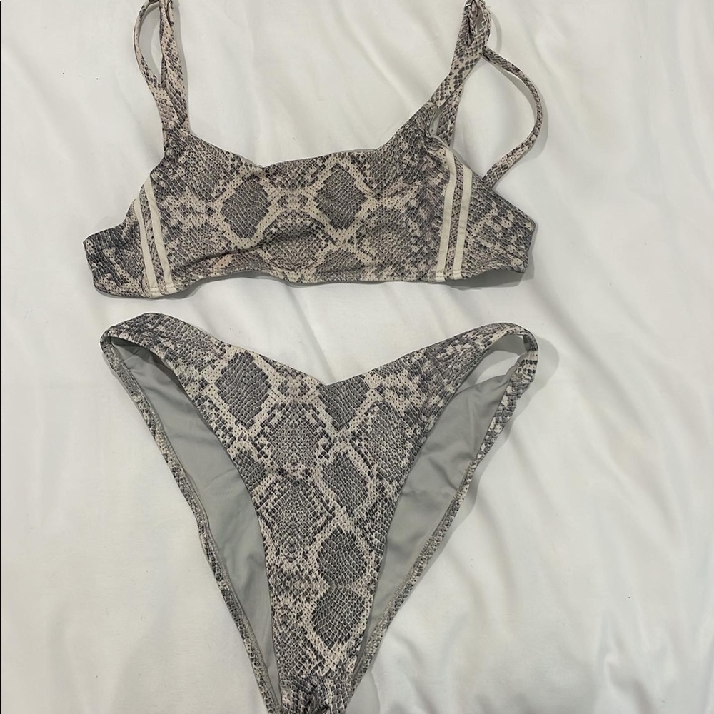frankie’s bikini